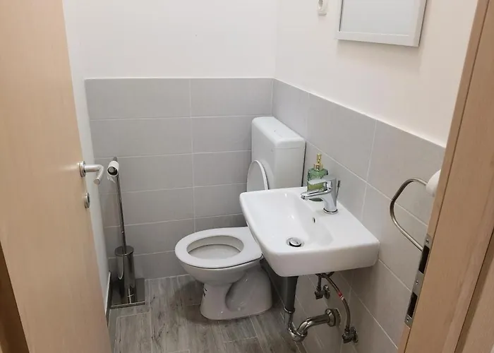 Zlatko , Steps To The Sea شقة *