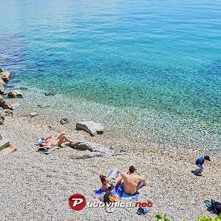 Zlatko , Steps To The Sea Apartman *