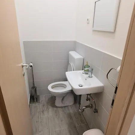 Zlatko , Steps To The Sea Apartman *