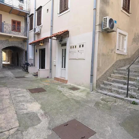 Apartman Zlatko , Steps To The Sea *