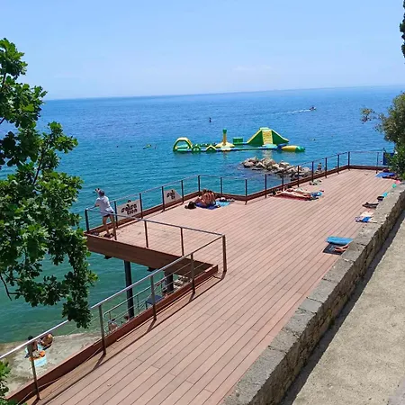 Apartman Zlatko , Steps To The Sea